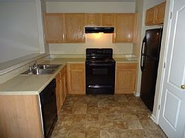 Single Family Home For Rent in Douglasville, GA (Photo 3 of 6)