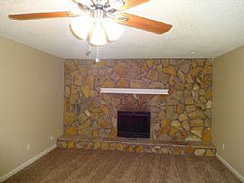 Single Family Home For Rent in Hampton, GA (Photo 3 of 8)