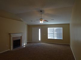 Single Family Home For Rent in Savannah, GA (Photo 2 of 7)