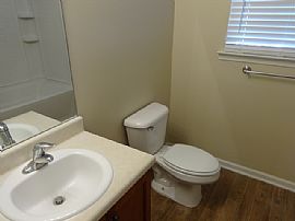 Single Family Home For Rent in Savannah, GA (Photo 5 of 7)