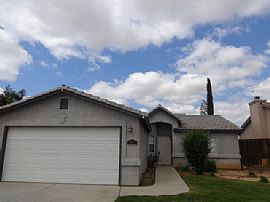 Single Family Home in Bakersfield, CA