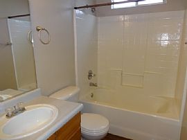 Single Family Home in Bakersfield, CA (Photo 5 of 5)