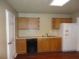 Single Family Home For Rent in San Antonio, TX (Photo 3 of 7)