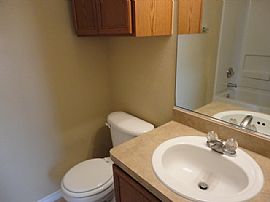 Single Family Home For Rent in San Antonio, TX (Photo 6 of 8)