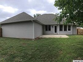 110 Mcdermotts Way, Madison, Al 35758 3 Beds 2 Baths 1,700 Sqft in Madison, AL (Photo 5 of 12)
