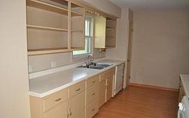  2452 Lexington Ave N, Roseville, Mn 55113 3 Beds 2 Baths 1,924 in Roseville, MN (Photo 9 of 9)