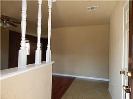 2 Beds 1 Bath 1,012 Sq Ft 603 W 6th St Georgetown, Tx 7 in Georgetown, TX (Photo 3 of 6)
