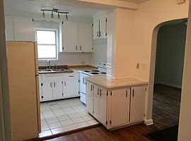  1913 Willis Rd, North Chesterfield, Va 23237 2 Beds 1 Bath 784 in Richmond, VA (Photo 6 of 7)