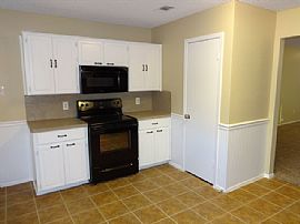 Single Family Home For Rent in Killeen, TX (Photo 3 of 7)