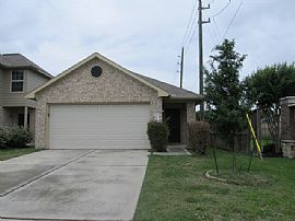 Single Family Home For Rent in Houston, TX
