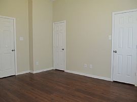 Single Family Home For Rent in Houston, TX (Photo 5 of 8)
