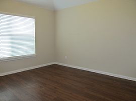 Single Family Home For Rent in Houston, TX (Photo 7 of 8)