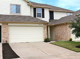 Single Family Home For Rent in Katy, TX