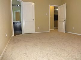 Single Family Home For Rent in Conroe, TX (Photo 5 of 7)