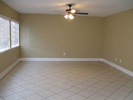 Single Family Home For Rent in Missouri City, TX (Photo 3 of 6)