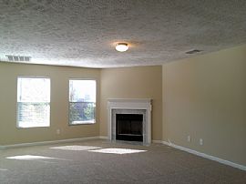 Single Family Home For Rent in Murfreesboro, TN (Photo 2 of 8)