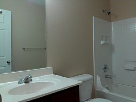 Single Family Home For Rent in Murfreesboro, TN (Photo 6 of 8)