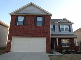 Single Family Home For Rent in Lebanon, TN