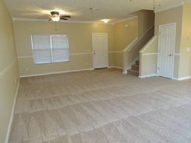Single Family Home For Rent in Lebanon, TN (Photo 2 of 7)