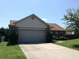 Single Family Home For Rent in Englewood, OH