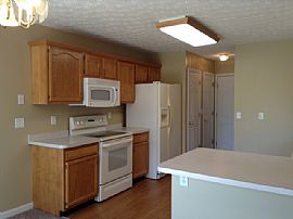 Single Family Home For Rent in Englewood, OH (Photo 4 of 8)