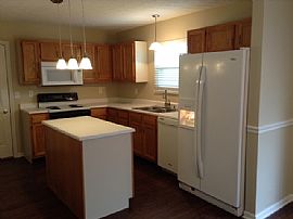 Single Family Home For Rent in Amelia, OH (Photo 3 of 9)