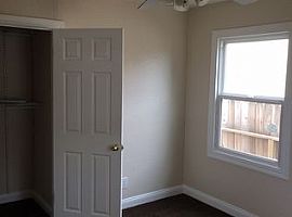  22043 Queen St, Castro Valley, Ca 94546 2 Beds 1 Bath 984 Sqft in Castro Valley, CA (Photo 2 of 5)