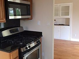  22043 Queen St, Castro Valley, Ca 94546 2 Beds 1 Bath 984 Sqft in Castro Valley, CA (Photo 3 of 5)