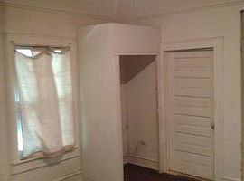  15 Woodward St, Greenville, Sc 29611 2 Beds 1 Bath 861 Sqft in Greenville, SC (Photo 3 of 7)