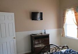  801 Custis St, Aberdeen, Md 21001 2 Beds 2 Baths 3,000 Sqft in Aberdeen, MD (Photo 4 of 9)