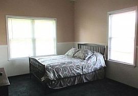  801 Custis St, Aberdeen, Md 21001 2 Beds 2 Baths 3,000 Sqft in Aberdeen, MD (Photo 5 of 9)