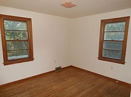  601 Chapel Ter, Havre De Grace, Md 21078 4 Beds 1.5 Baths 2,01 in Havre de Grace, MD (Photo 3 of 4)