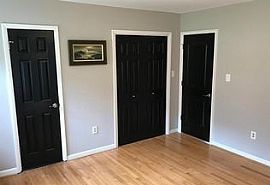  7471 Clifton Rd, Clifton, Va 20124 3 Beds 3 Baths 2,467 Sqft in Clifton, VA (Photo 3 of 7)