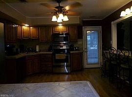  2029 Phyllis Dr, Chesapeake, Va 23325 4 Beds 3 Baths 3,249 Sqf in Chesapeake, VA (Photo 3 of 7)