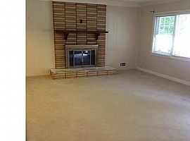  2029 Phyllis Dr, Chesapeake, Va 23325 4 Beds 3 Baths 3,249 Sqf in Chesapeake, VA (Photo 4 of 7)