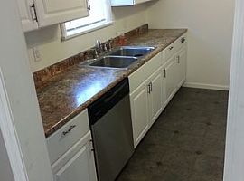  1702 W Springfield Ave, Champaign, Il 61821 3 Beds 1.5 Baths 1 in Champaign, IL (Photo 5 of 5)