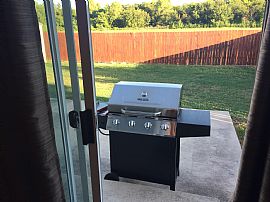 Furnished Corp Rental on Quiet Culdesac in Round Rock, TX (Photo 7 of 12)