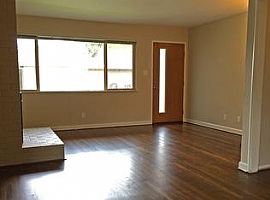  1385 Saint Francis St, Redwood City, Ca 94061 2 Beds 1 Bath 1, in Redwood City, CA (Photo 3 of 6)