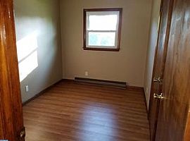  86 Lingo Dr, Dover, De 19901 4 Beds 1 Bath 1,056 Sqft in Dover, DE (Photo 2 of 7)