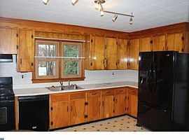  128 Pine St, Dover, De 19901 3 Beds 2 Baths 1,224 Sqft in Dover, DE (Photo 8 of 9)