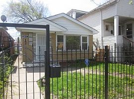 2211 W Marquette Rd, Chicago, Il 60636 3 Beds 1 Bath 1,080 Sqft in Chicago, IL (Photo 3 of 10)