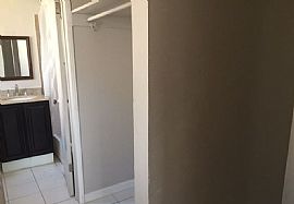 Studio 1 Bath -- Sqft...1102 Dawson Ave Apt 1 in Long Beach, CA (Photo 4 of 6)