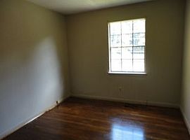 5180 Beacon Dr in Birmingham, AL (Photo 2 of 10)