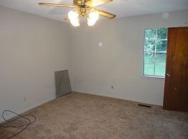 5180 Beacon Dr in Birmingham, AL (Photo 4 of 10)