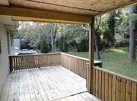 5180 Beacon Dr in Birmingham, AL (Photo 5 of 10)