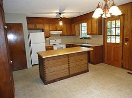 5180 Beacon Dr in Birmingham, AL (Photo 9 of 10)