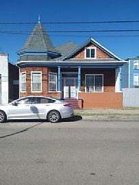 630 E 11th St, in Oakland, CA