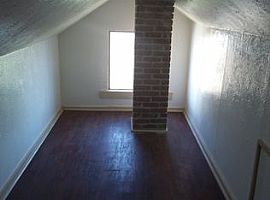 630 E 11th St, in Oakland, CA (Photo 9 of 12)