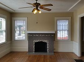 2721 55th Ave in Oakland, CA (Photo 4 of 10)