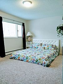 2 Beds 1.5 Baths. 1245 Annapolis Dr # 2, Anchorage in Anchorage, AK (Photo 5 of 7)